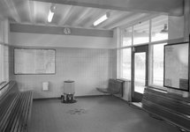 152503 Interieur van het N.S.-station Kerkrade Centrum te Kerkrade: wachtkamer.